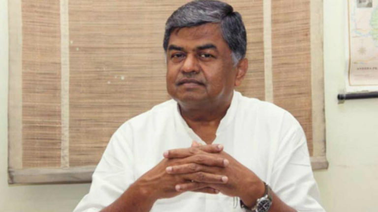 bommai-government-failed-to-fulfill-peoples-expectations-hariprasad